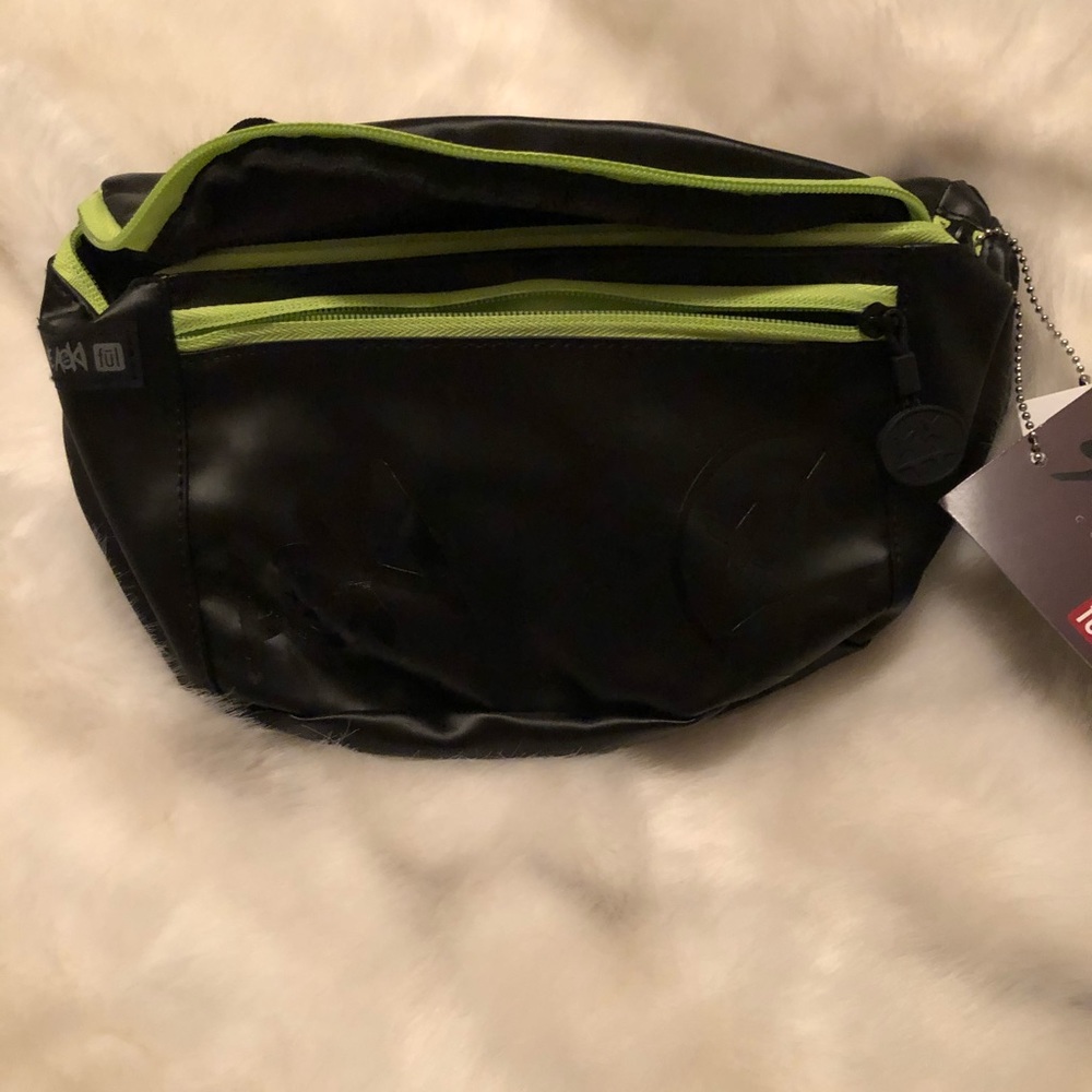 Brand new sporty Fanny pack